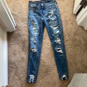 American Eagle medium/acid wash distressed jeans size 6